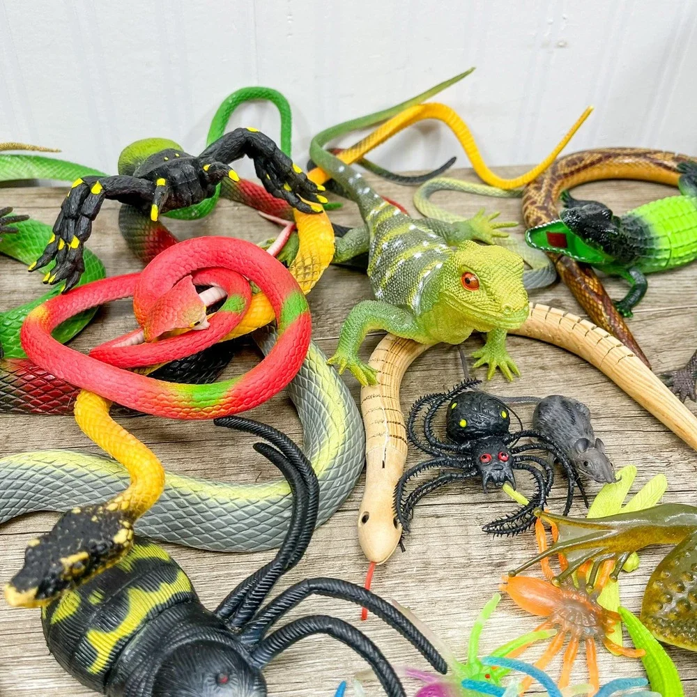 Toy Animal Figure Lot Snakes Lizards Spiders Insects Frog Piece Set